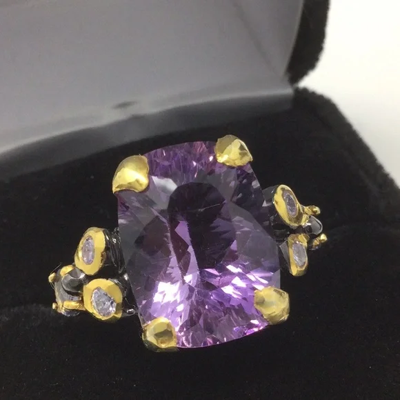 Magnificent Genuine Amethyst In A Fancy Faceted Cut - Picture 5 of 7